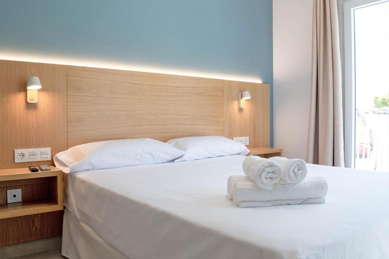 Rio Salado Conil Hostal Кониль-де-ла-Фронтера Экстерьер фото