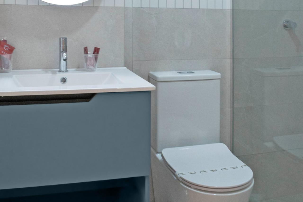 Rio Salado Conil Hostal Кониль-де-ла-Фронтера Экстерьер фото