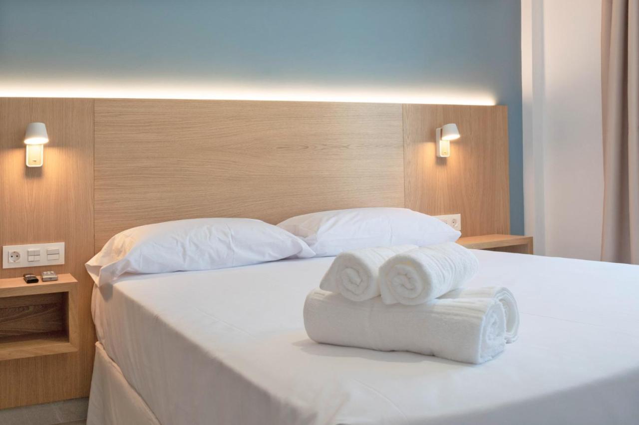 Rio Salado Conil Hostal Кониль-де-ла-Фронтера Экстерьер фото