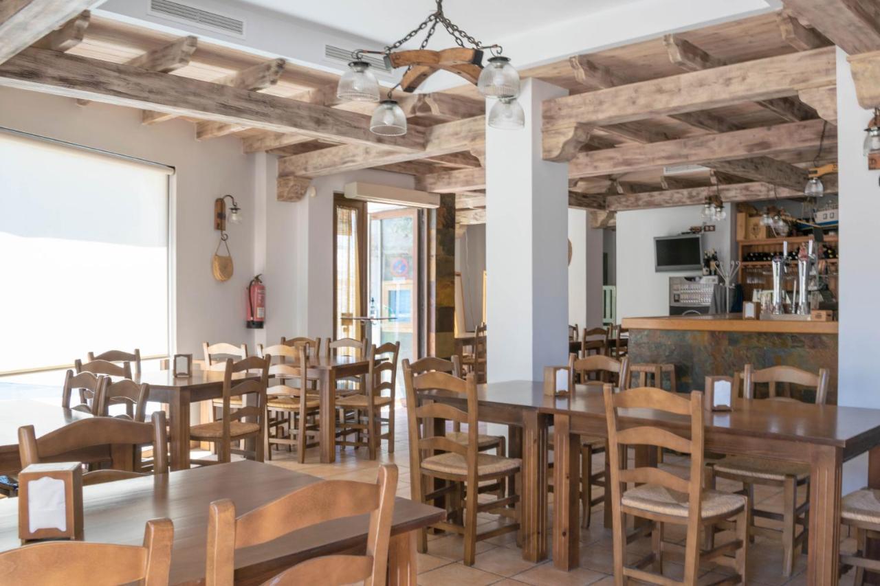 Rio Salado Conil Hostal Кониль-де-ла-Фронтера Экстерьер фото