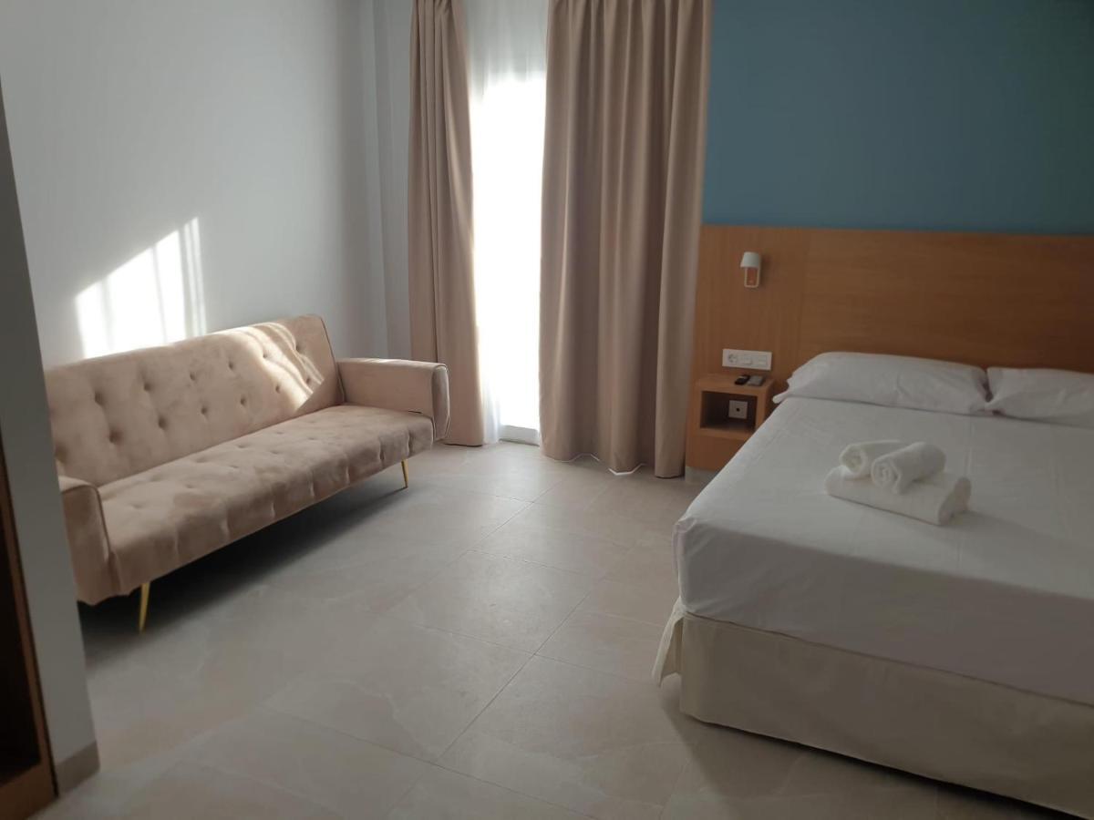 Rio Salado Conil Hostal Кониль-де-ла-Фронтера Экстерьер фото