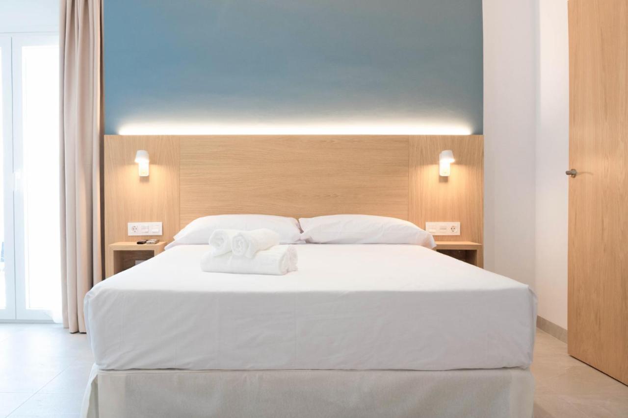 Rio Salado Conil Hostal Кониль-де-ла-Фронтера Экстерьер фото